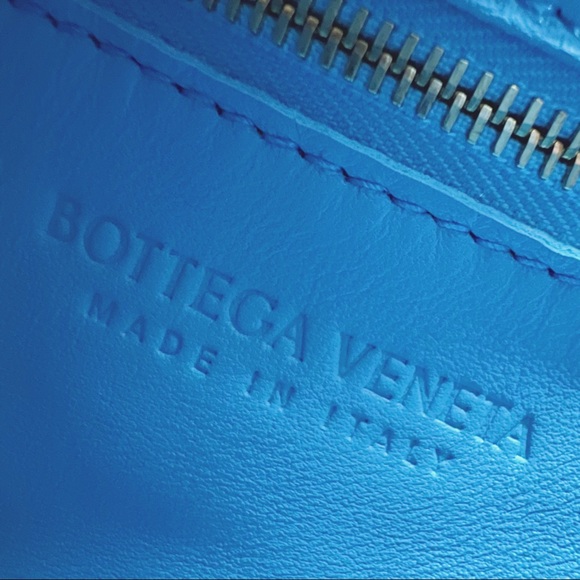 Bottega Veneta padded chain cassette- Like New - Picture 7 of 12